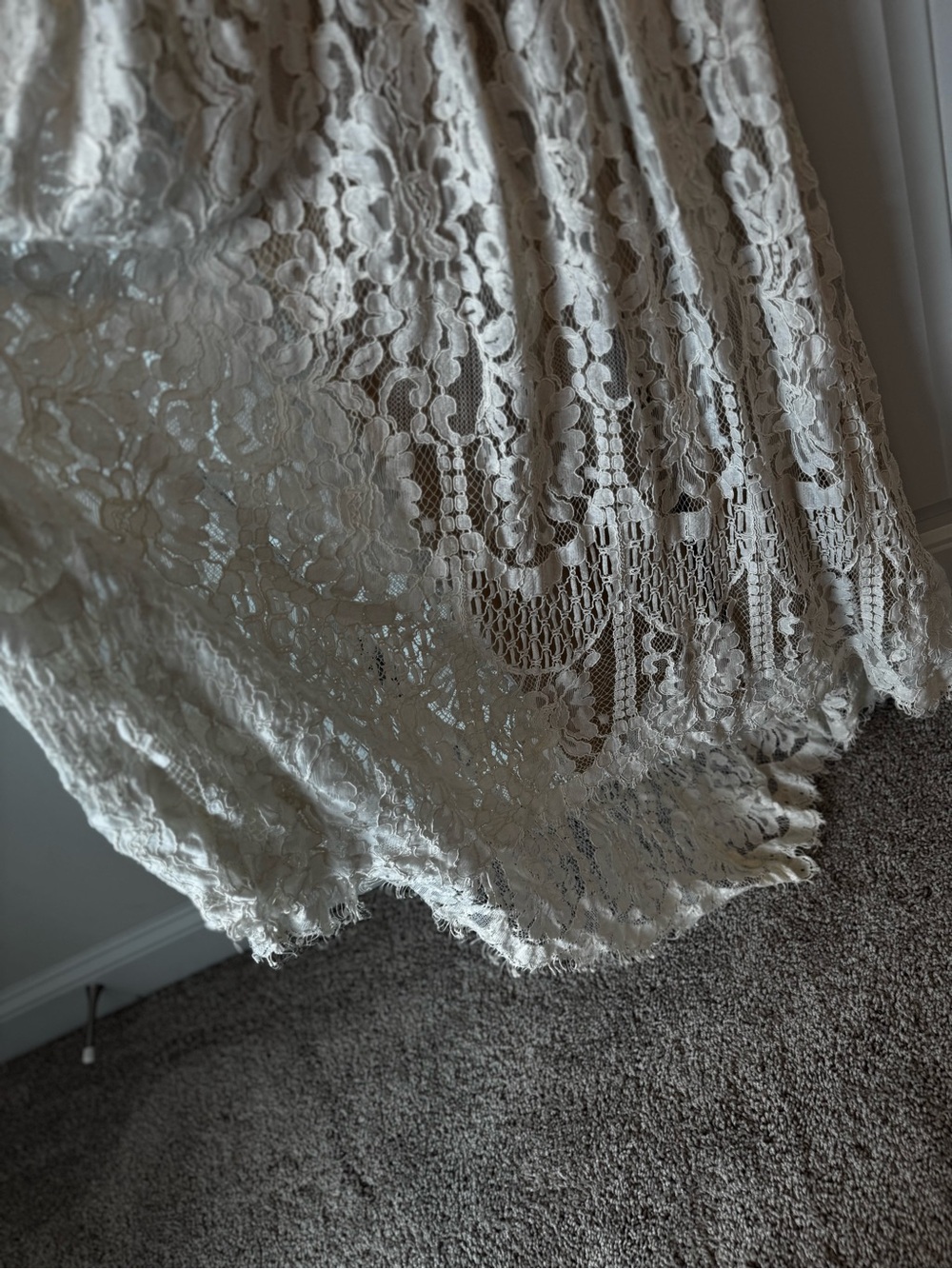 Lulu's Ivory Lace Mermaid Maxi Dress with Spaghetti Straps - Picture 4 of 10
